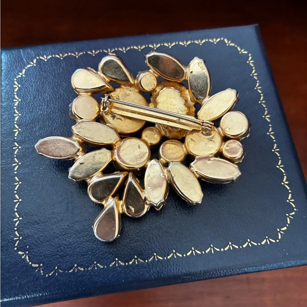 Vintage Floral Cluster Brooch – Juliana? Topaz Amber Yellow and Iridescent